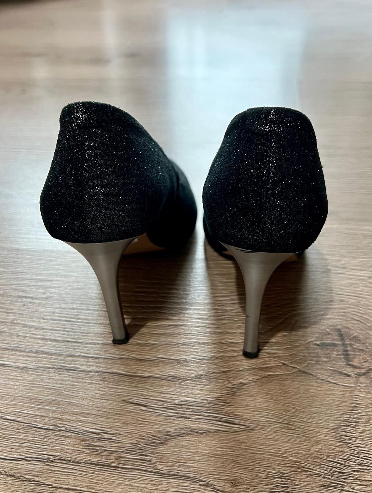 Pantofi cu toc din piele