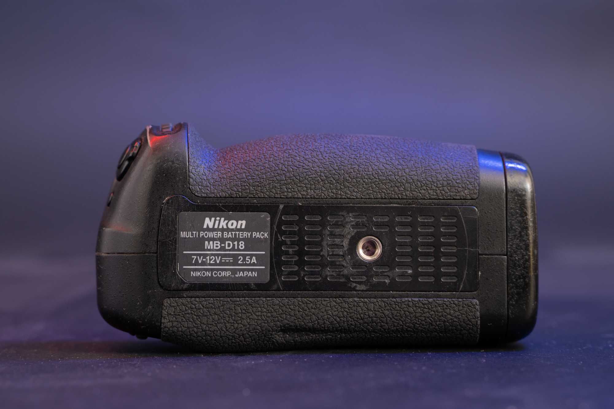 Nikon D850 3000 cadre + Grip + Obiective + Acumulatori + SmallRig