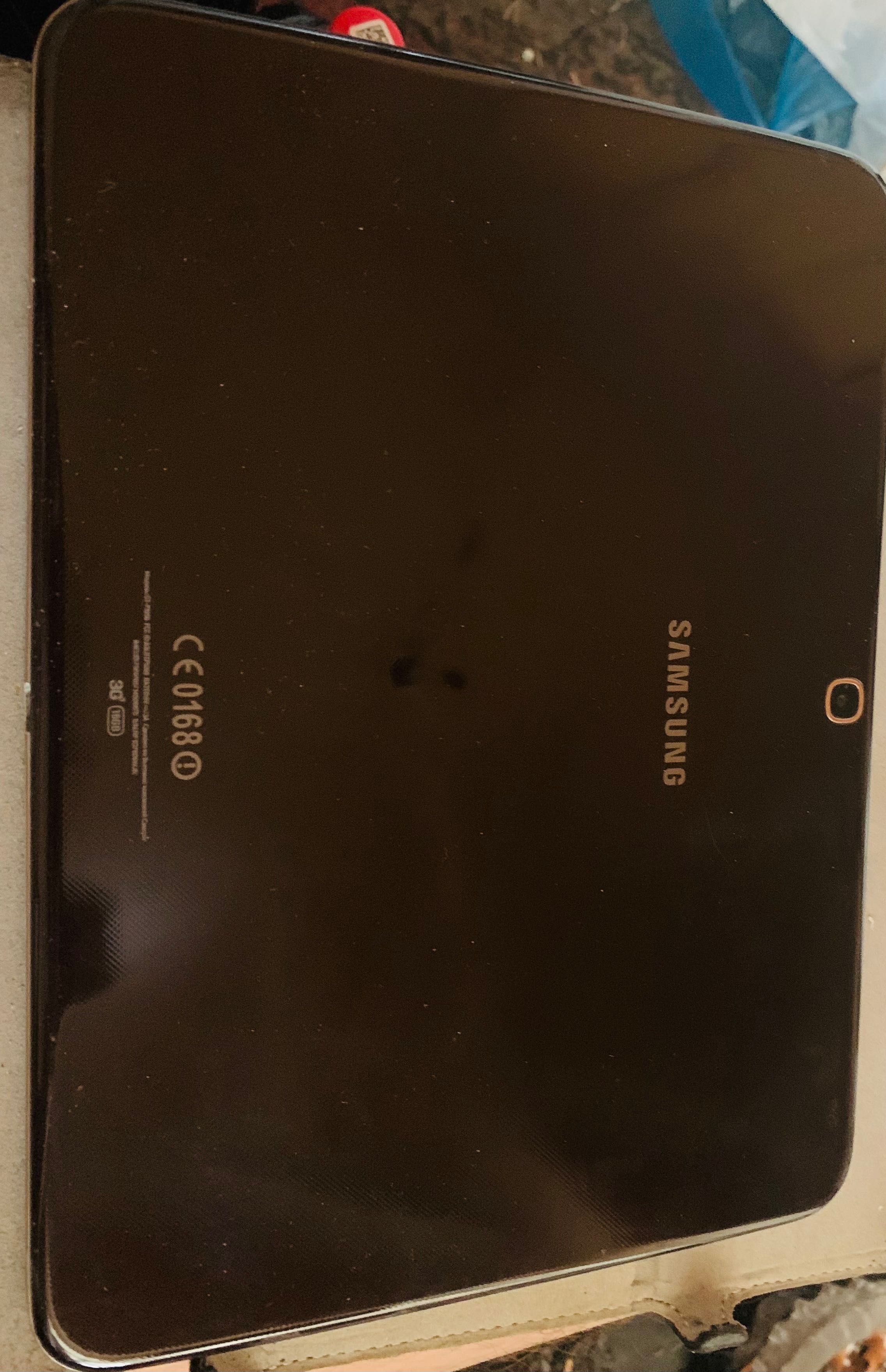 Samsung Galaxy Tab3 - работает хорошо - память 16 гб