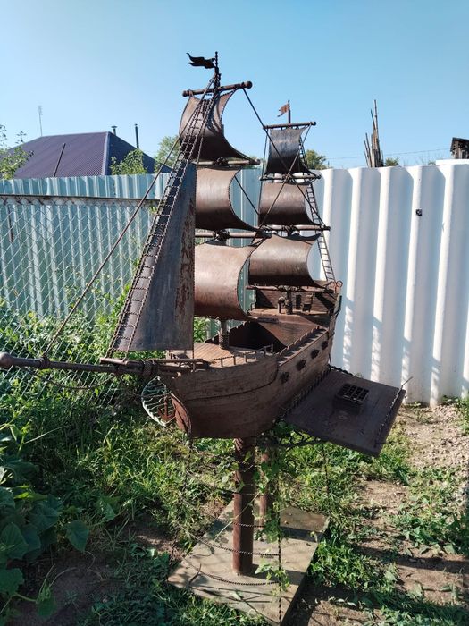 Продается мангал корабль