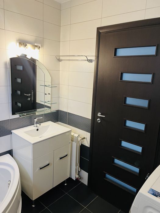 Proprietar vand apartment 3 camere mobilat/utilat loc parcare Turnisor
