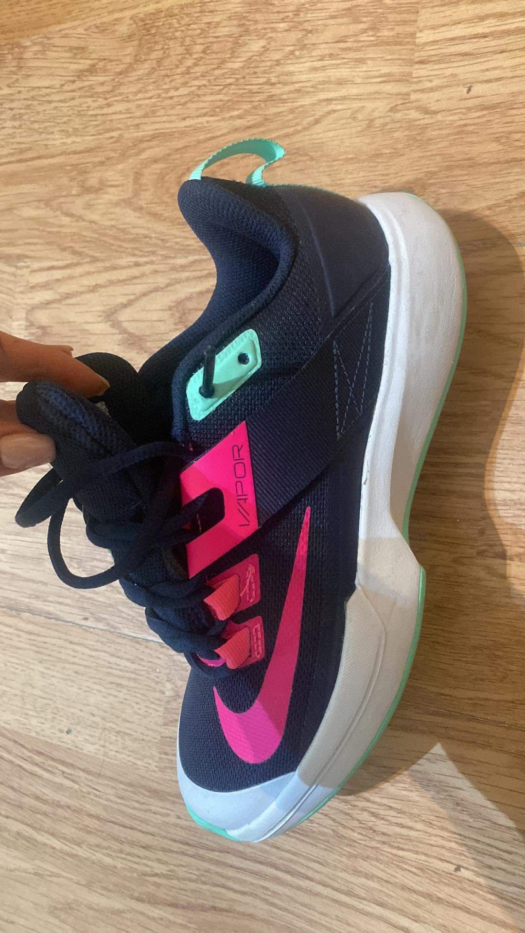 Маратонки Nike за тенис на корт