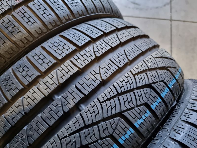 295/30/19//235/35/19 PIRELLI 4бр