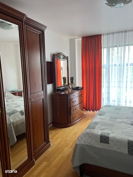 Vila 200 mp hala birouri 300 mp teren  1054 mp Copou Al Sadoveanu