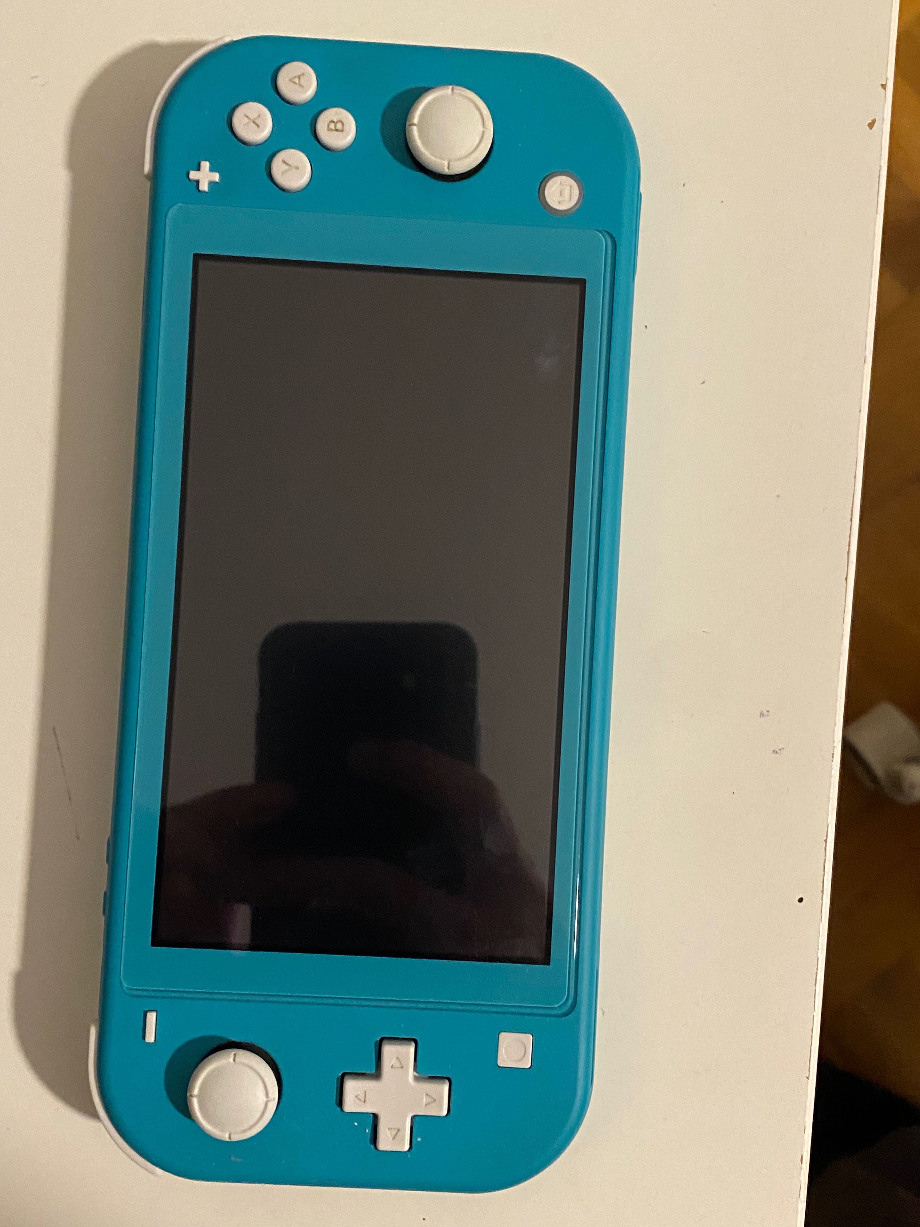 Nintendo Switch Lite в перфектно състояние