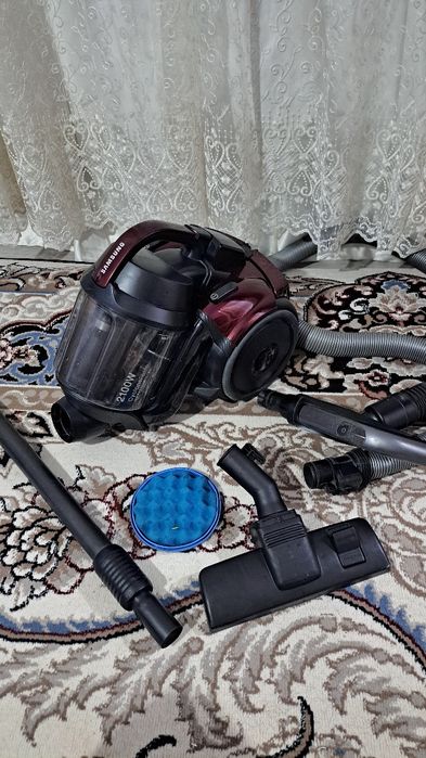 Samsung 2100 Вт  Пылесос продаю