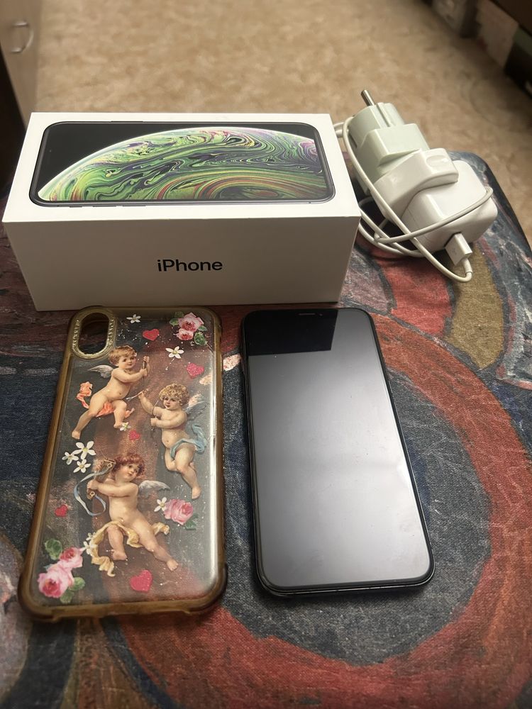 IPfone Xs 64 GB - перфектен,като нов