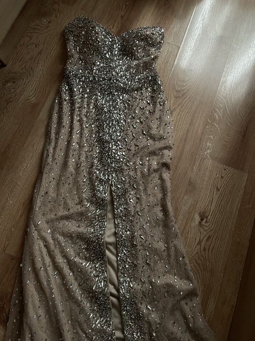 Рокля с камъни Loretti