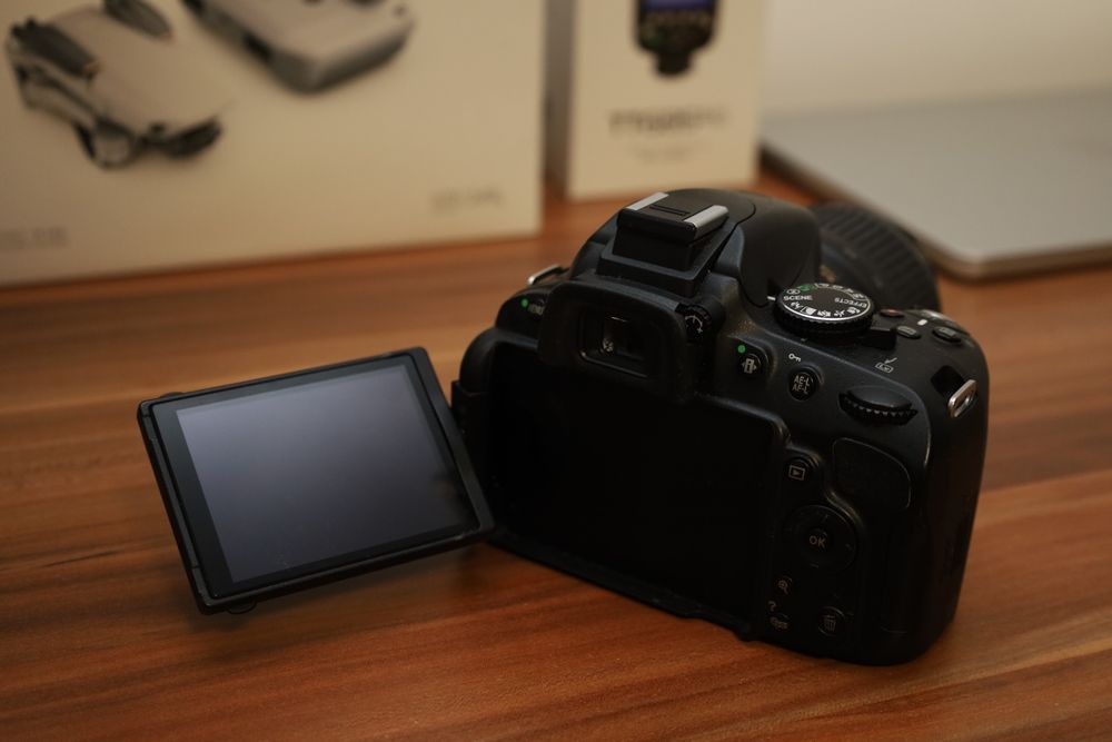 Nikon D5100 cu obiectiv Af-S Nikkor 18-55mm