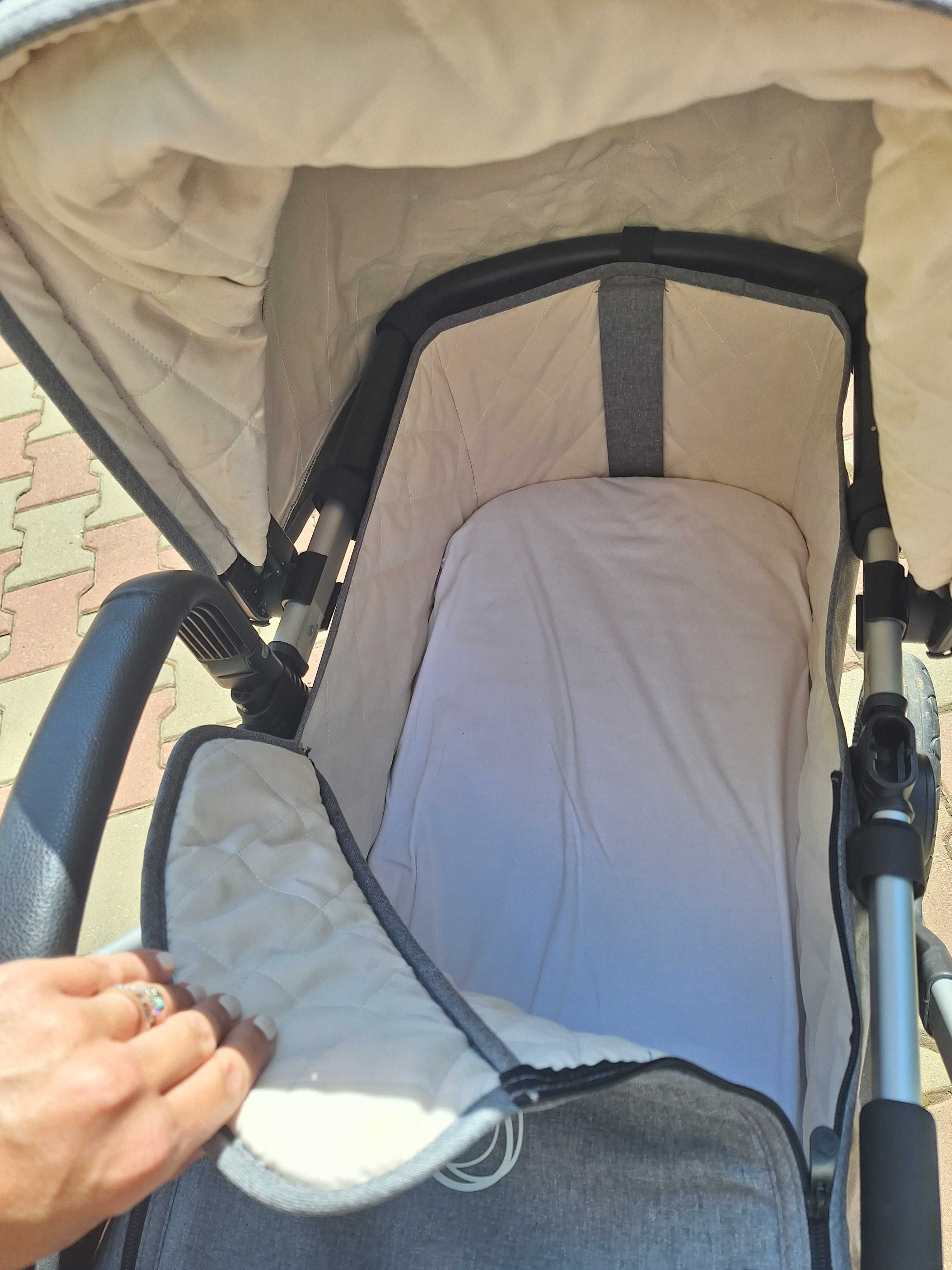 Carucior Bugaboo 3 in 1 cu multiple accesorii