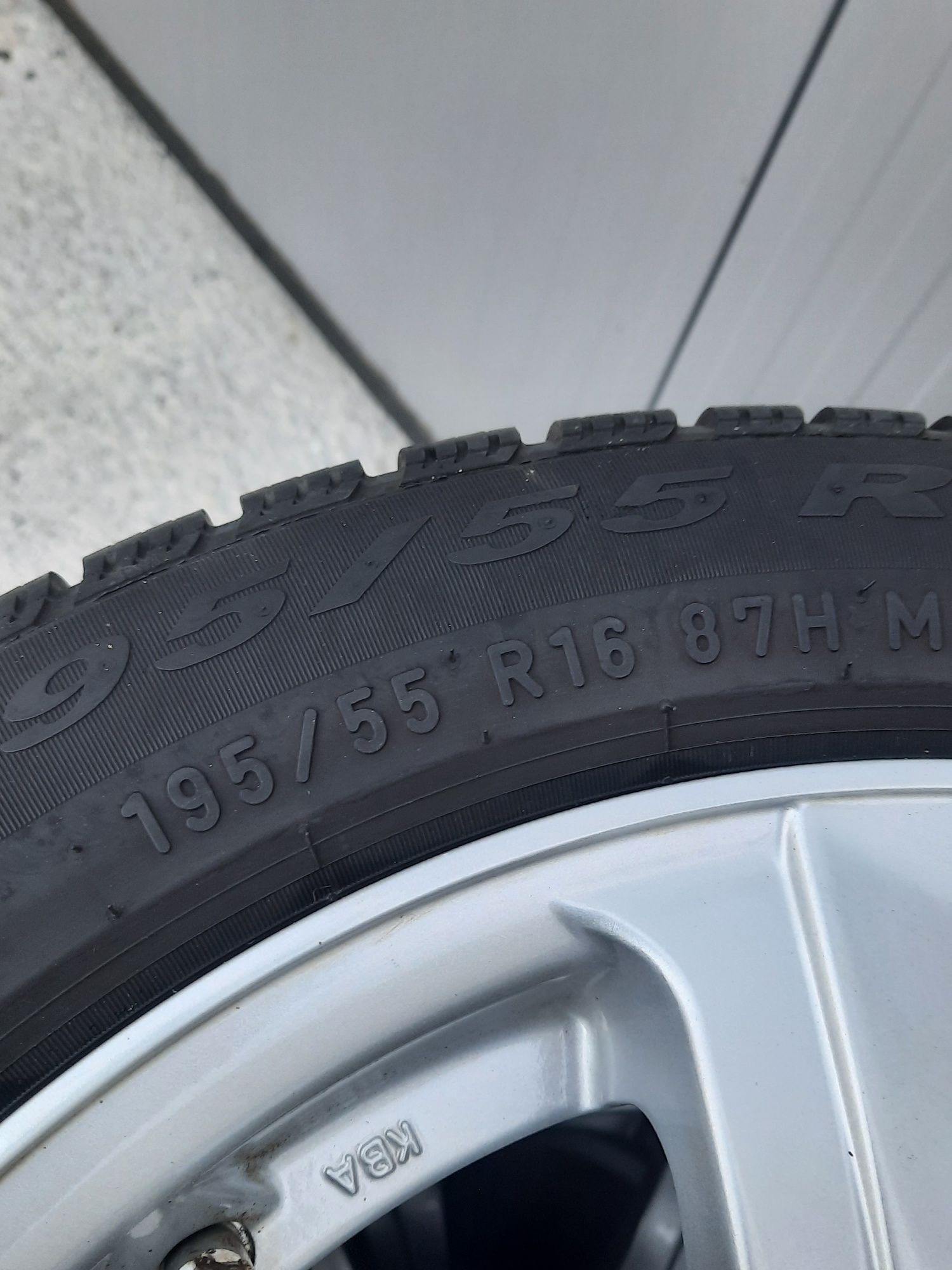 4 Броя 195/55/16 Pirelli 2x7,2mm 2x6,8mm RunFlat