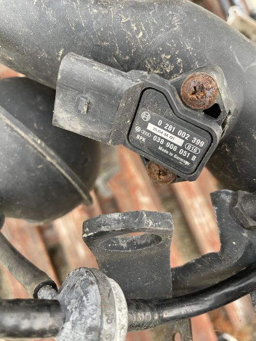 Тръба турбо с мап сензор за VW Golf 5 1.9tdi 105к.с