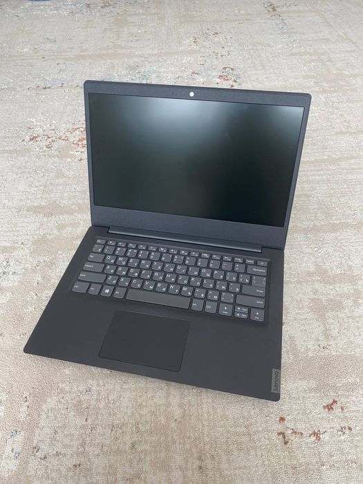 Ноутбук Lenovo .