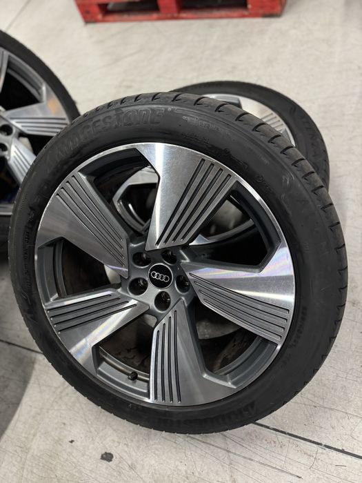 Jante Audi Etron Q8 R21 Originale Brigestone de vara 60%