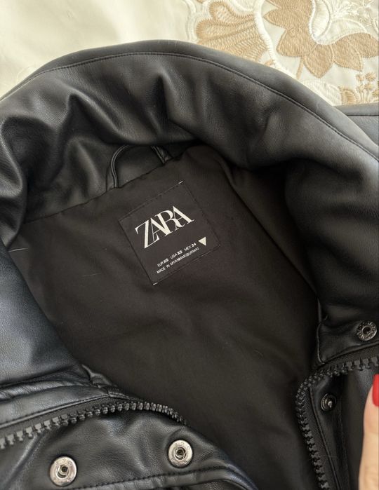 Дамско зимно яке ZARA