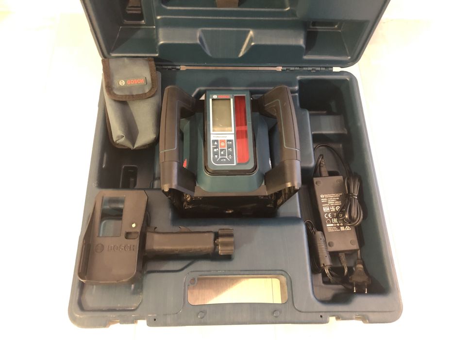 Nivela Laser rotativa Bosch GRL 500 H cu receptor
