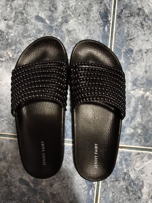 Vând încălțăminte dama