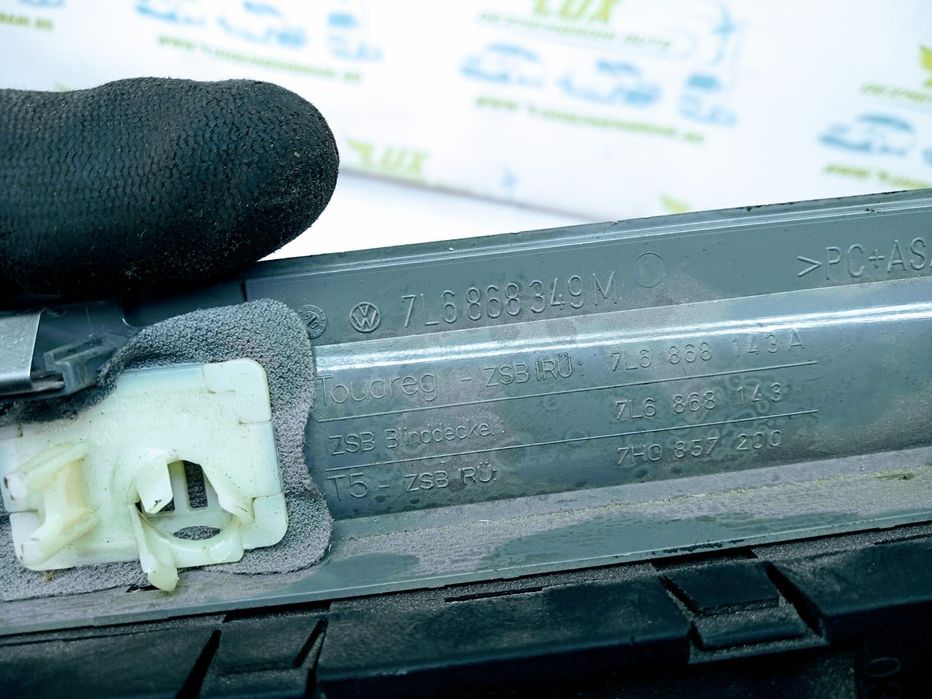 Plafoniera 7l6868349m Volkswagen VW Touareg generatia 1 7L  [din 2002 pana  2007]