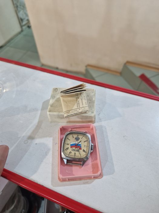 Продам часы советские