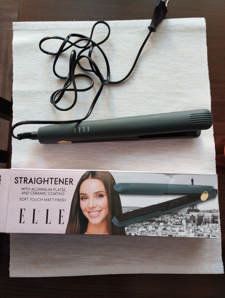 Преса за коса на марката ELLE