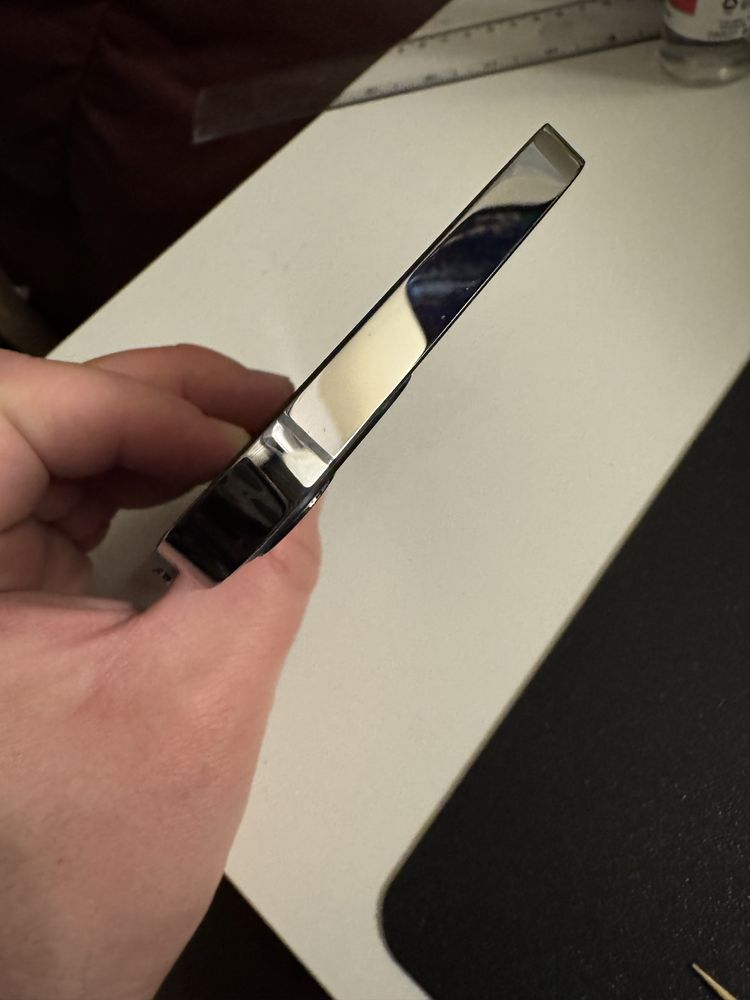 iPhone 12 Pro в много добро състояние с калъф