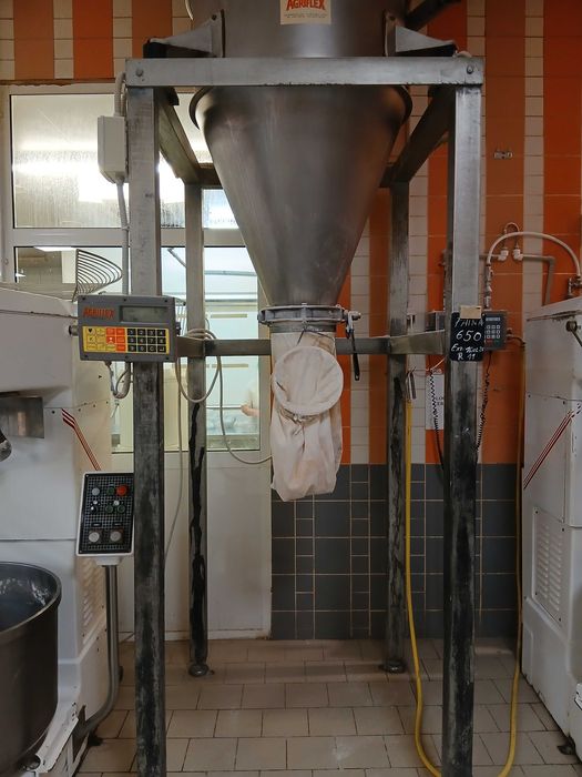 Siloz de faina cu 2 buncere