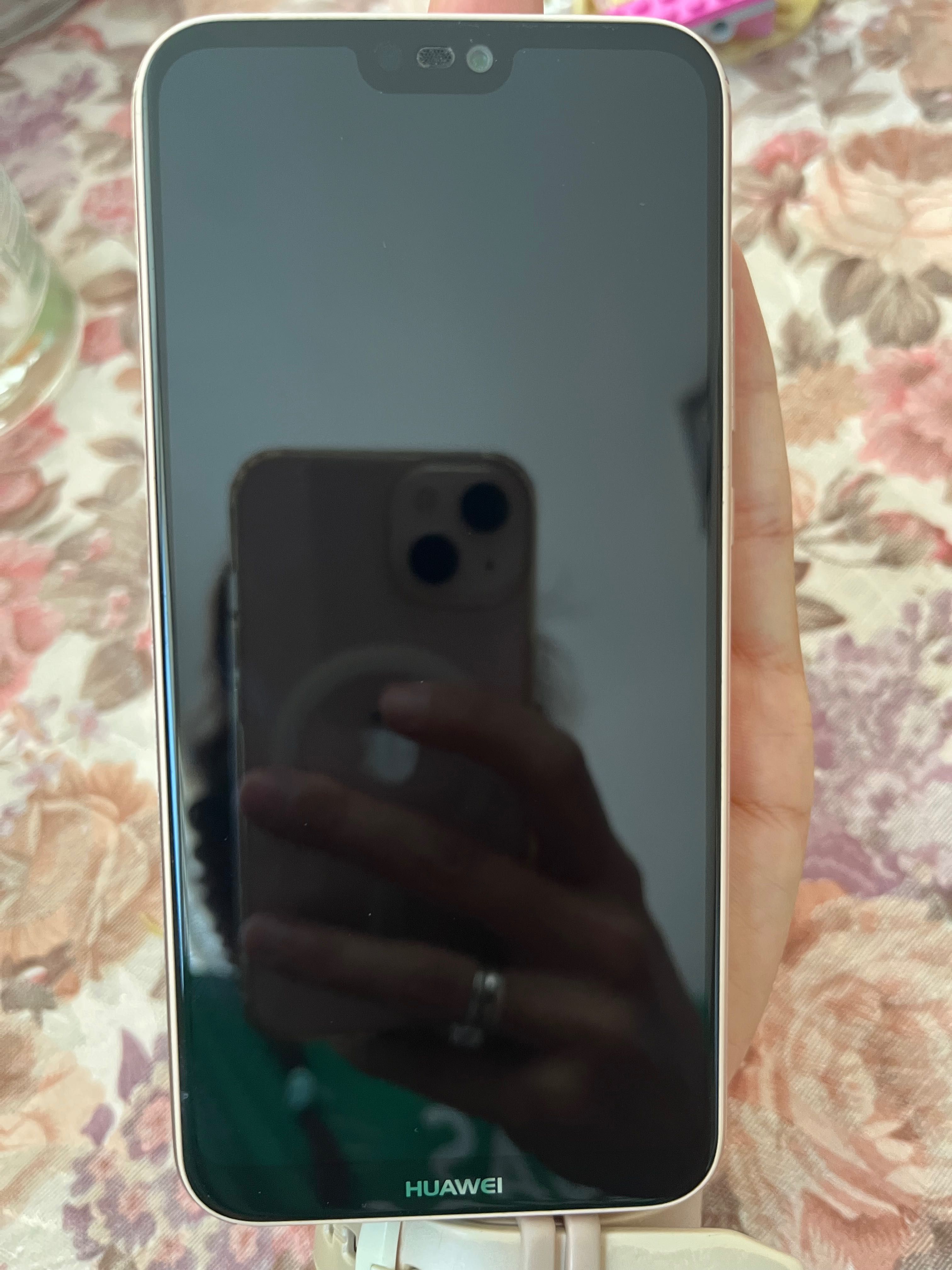 Перфектен Телефон Huawei p20 lite - розово злато, в отлично състояние