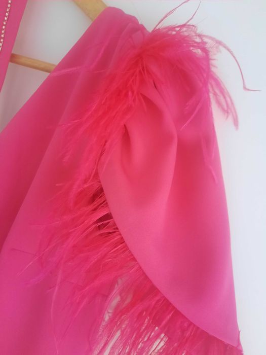 Set rochii la 700 lei rochie nașa cu pene si strasuri