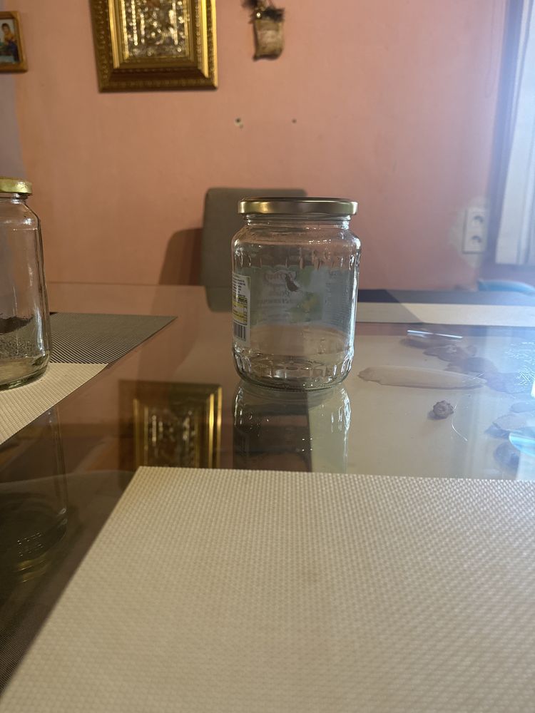 Буркани различна големина