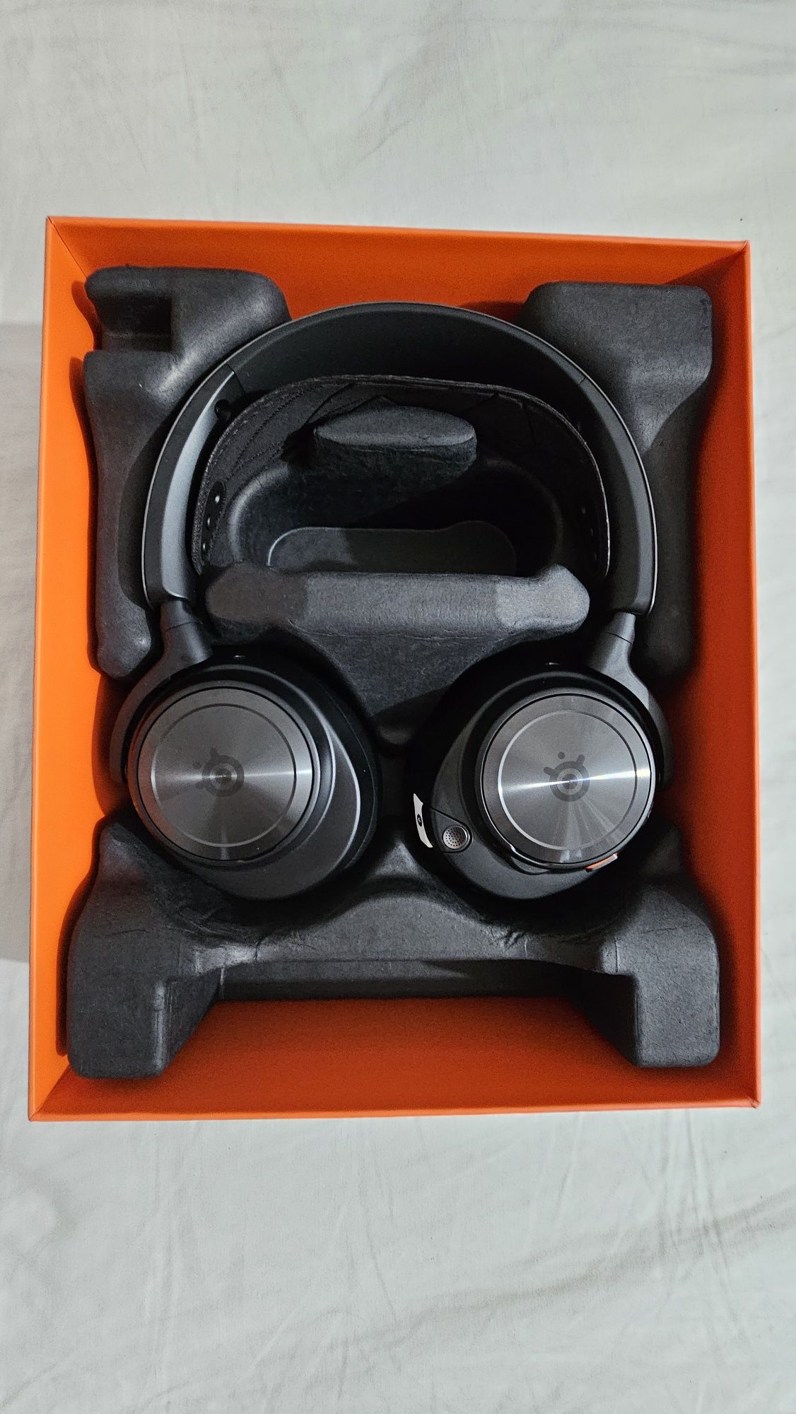 Casti/Headphones SteelSeries Artis Nova Pro Wireless - Nou, neutilizat