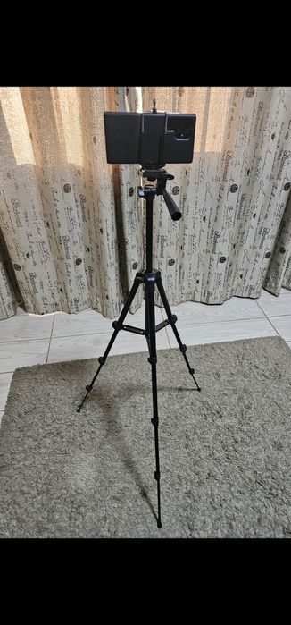 Tripod cu lumina