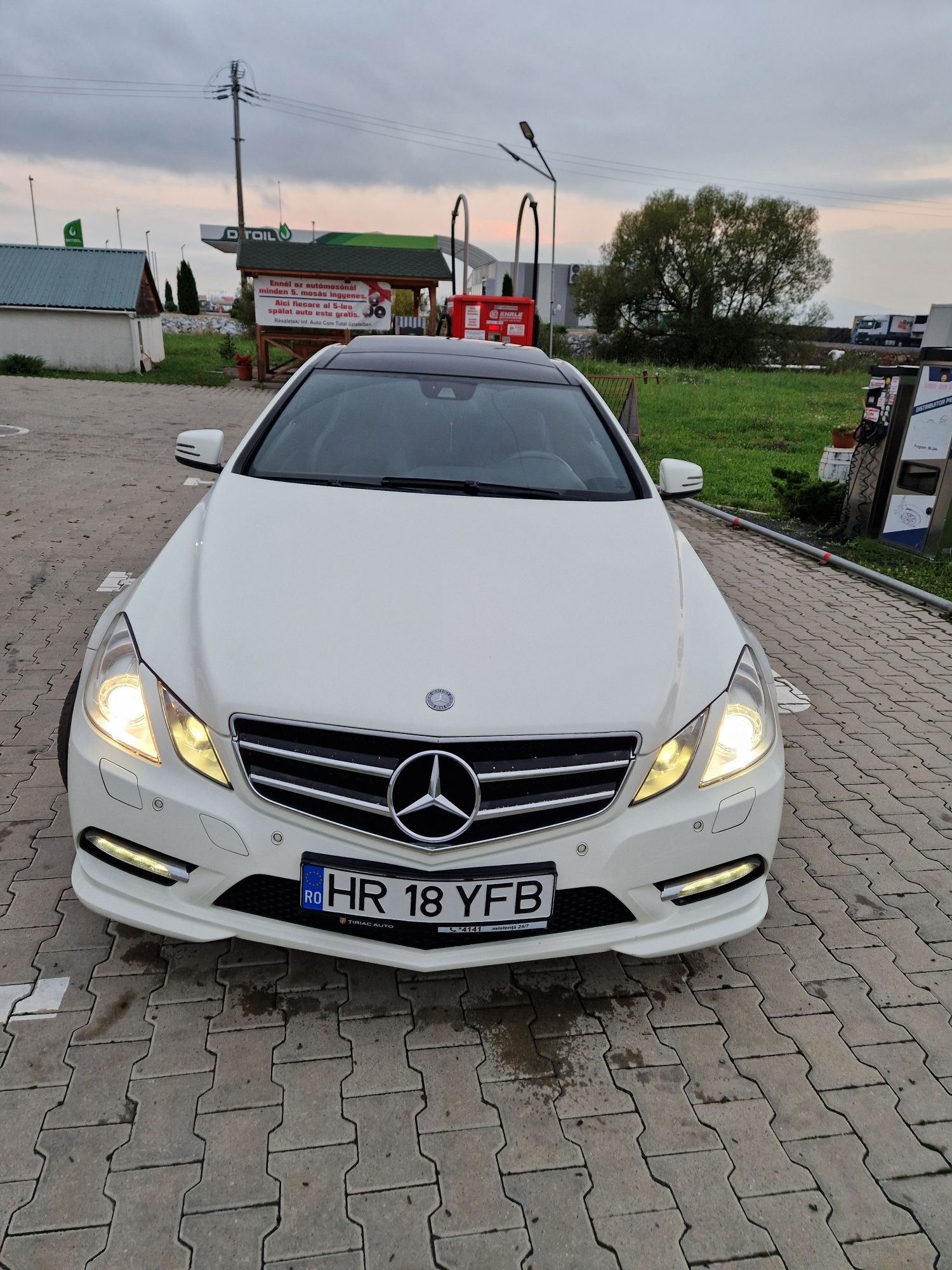 Mercedes-Benz E 250 coupé amg pachet [Panoramic]