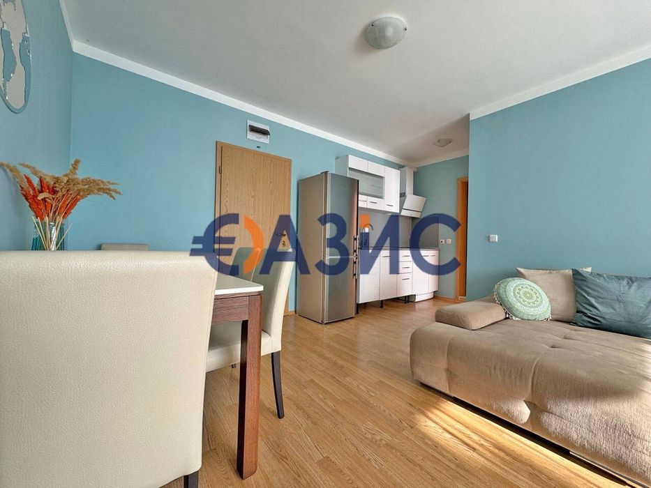Двустаен апартамент в комплекс Diamond Bay, 65 кв.м., Слънчев бряг,