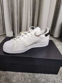 Vand pantofi sport Adidas