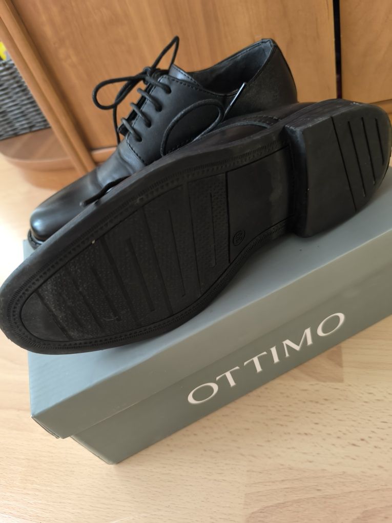 Обувки  за малък хосподин Ottimo