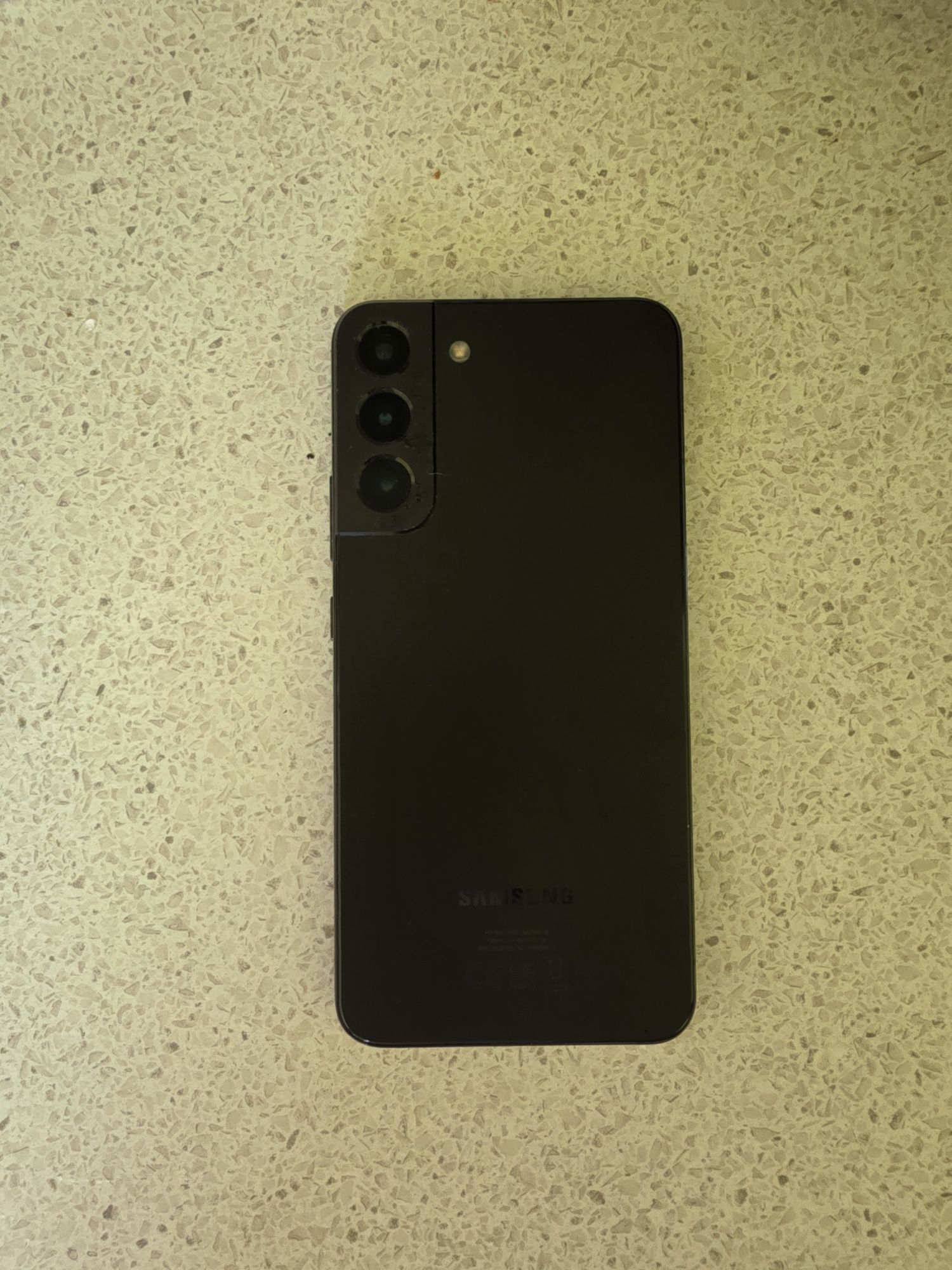 Samsung S22 Plus 128 GB + 4 кейса,45W Fast Charge & Безжични слушалки
