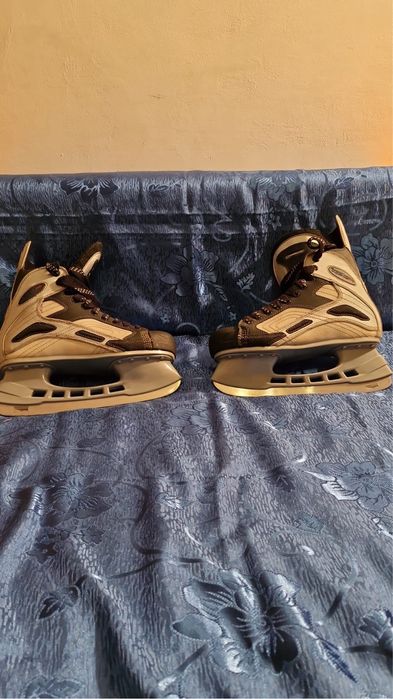 Patine de gheata Tecno Pro Toronto nr 43 in stare foarte buna