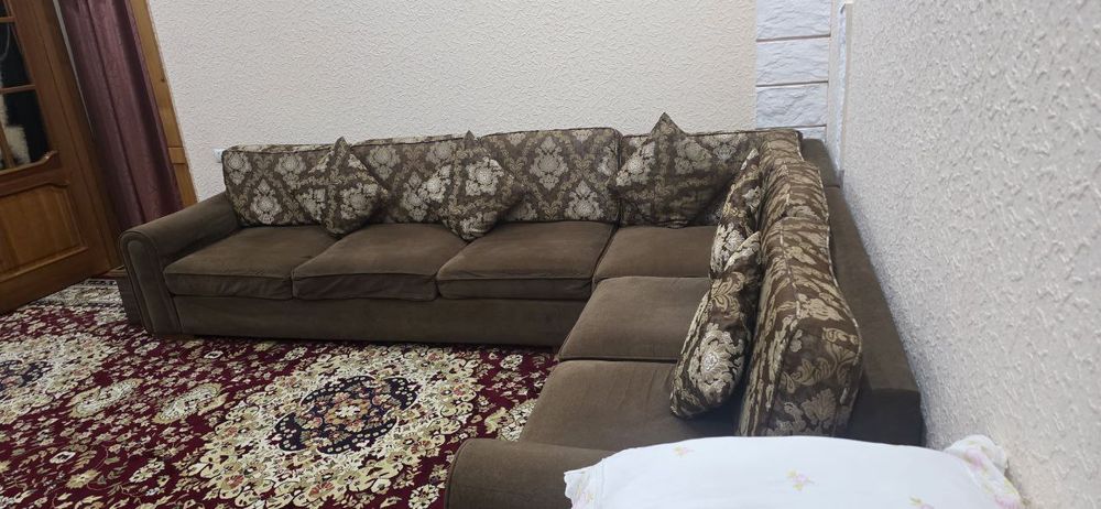 Диван продается.