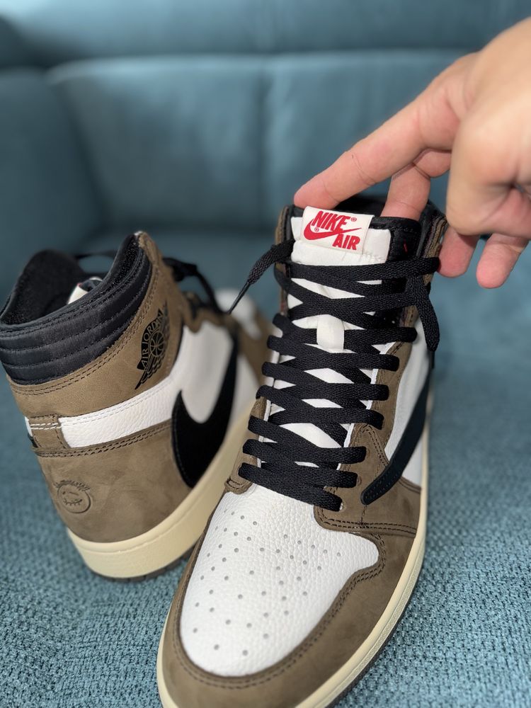 Jordan 11 Travis Scott