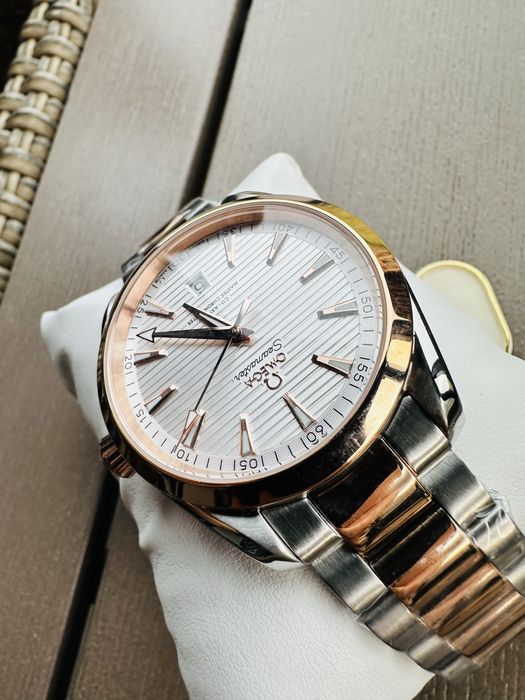 Omega Seamaster Aqua Terra Gold mecanism automatic