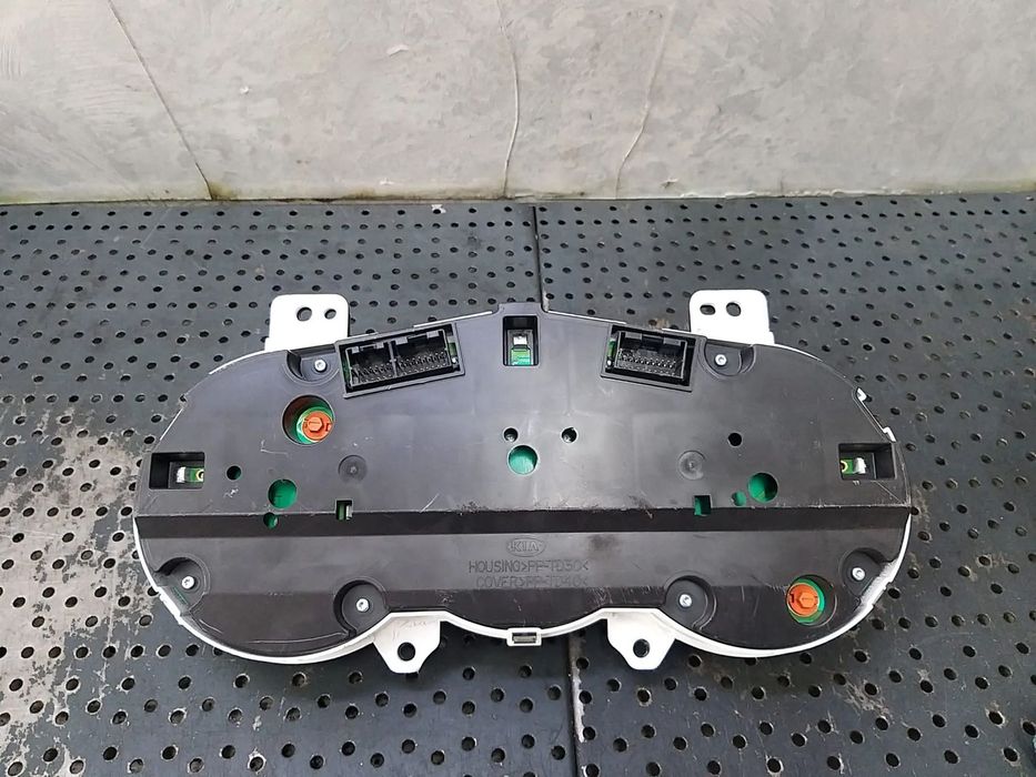 Ceasuri bord benzina kia venga 94006-1p180
