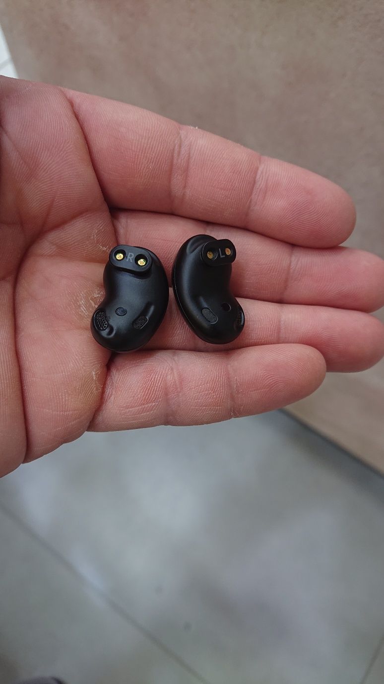Samsung buds live srochna sotiladi