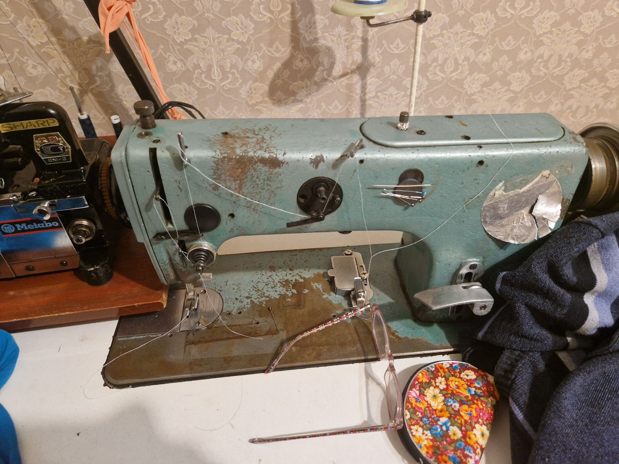 Швейный машина в рабочем состоянии