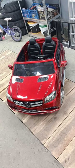 Двуместна електрическа кола