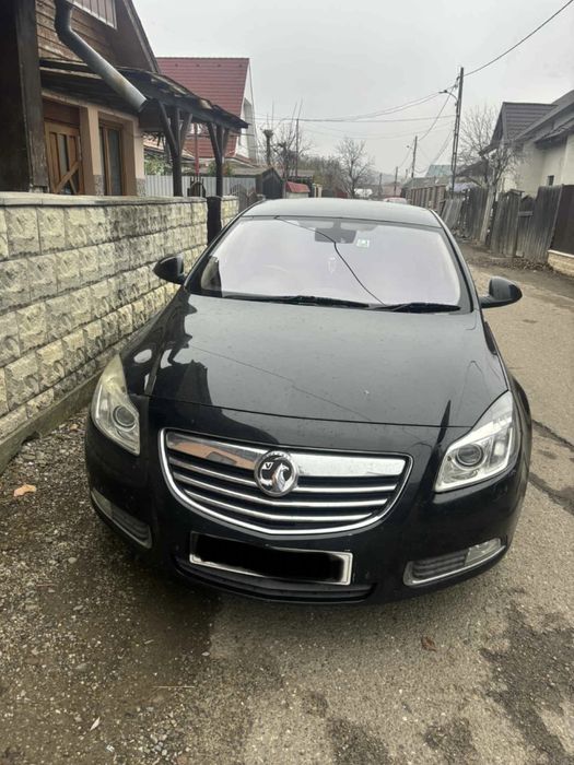 Dezmembrez opel insignia motor capota trager far aripa bara usa jante