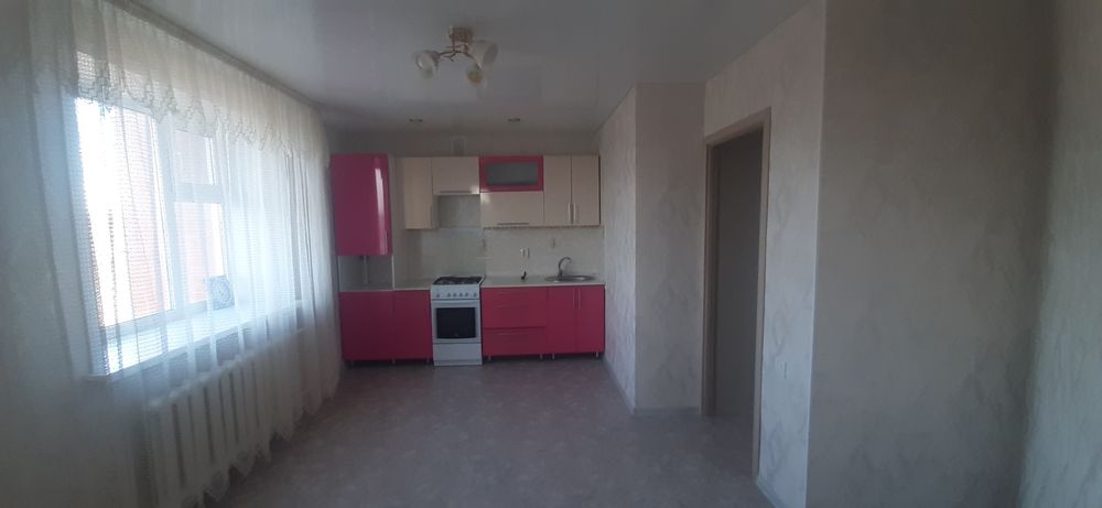 Продам квартиру  район военного института.