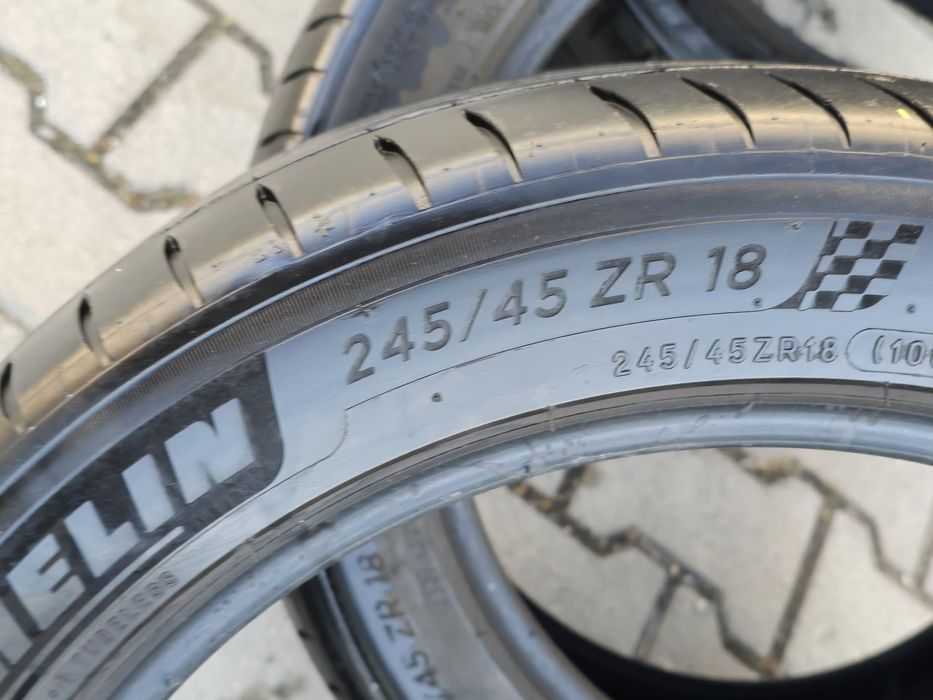 245 45 18 Michelin