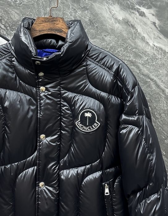 Geaca Moncler x Palm angels colectie noua