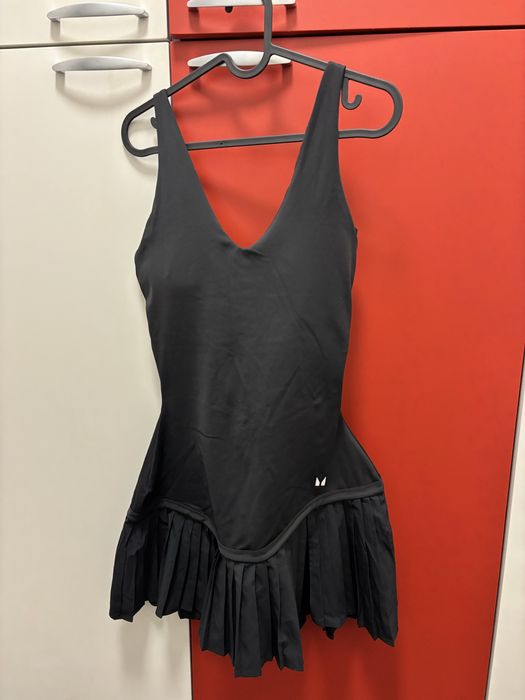 Спортна черна рокля