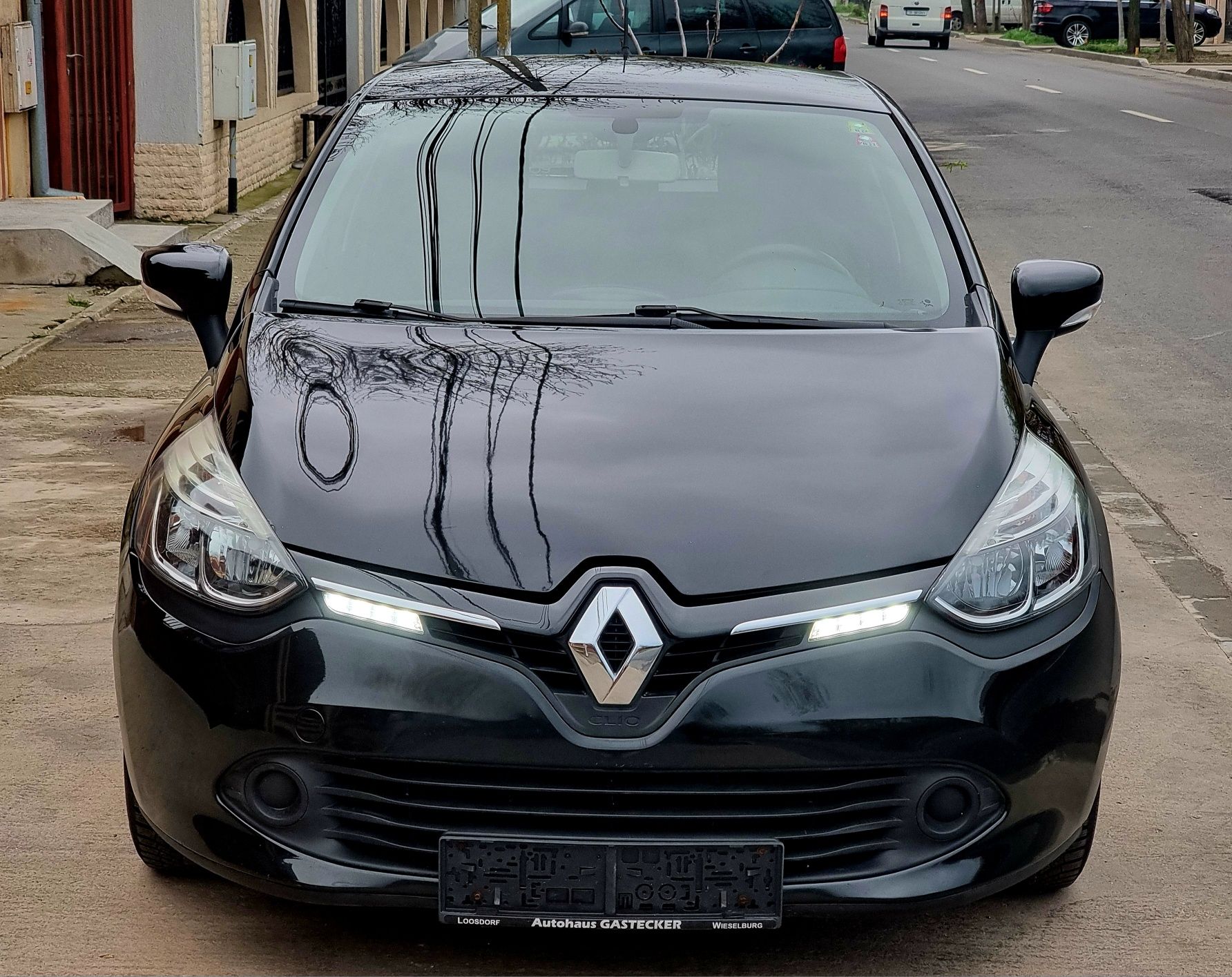 RENAULT CLIO 0.9 Benzina An 2013